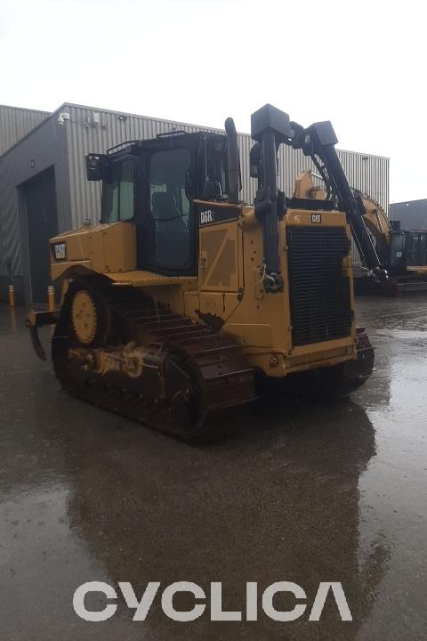 Bulldozers and crawler tractors  D6R II SSS01235 - 2