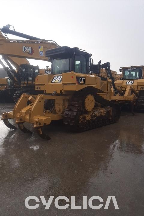 Bulldozers and crawler tractors  D6R II SSS01235 - 5