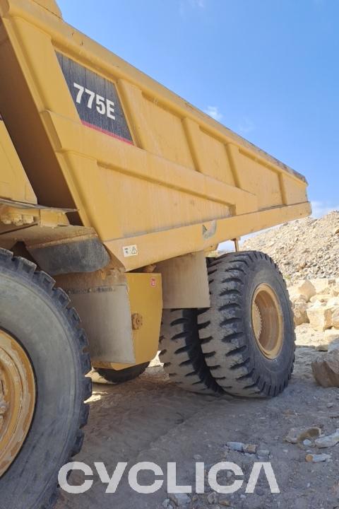 Dumpers dhe kamionë të ngurtë  775E BEC00255 - 17