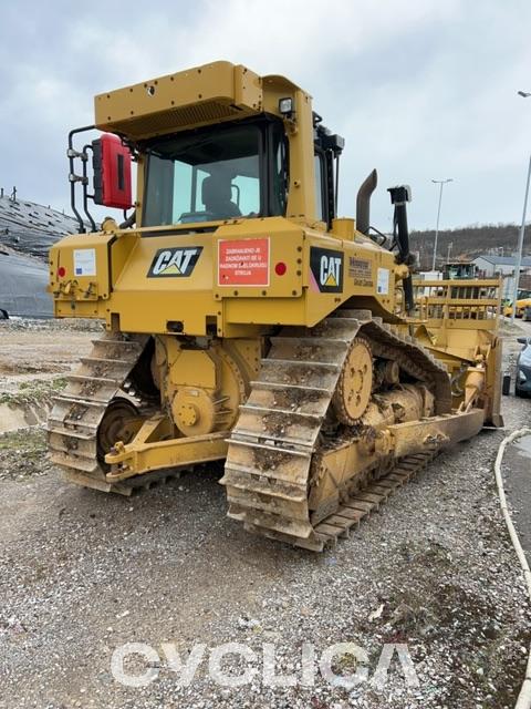 Bulldozers and crawler tractors  D6T MEL00205 - 6