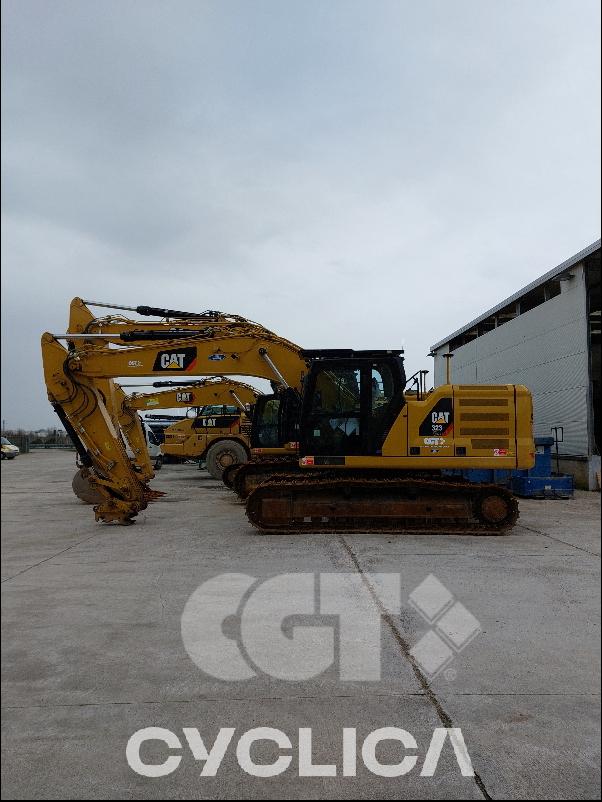 Crawler excavators  323 RAZ00533 - 2