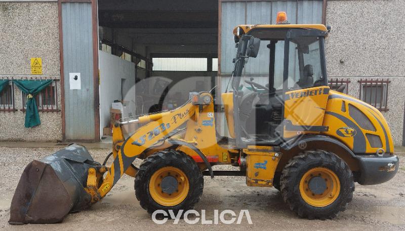 Wheel loaders  2.63 25057 - 1