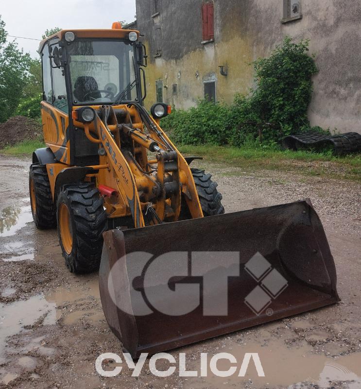 Wheel loaders  2.63 25057 - 3