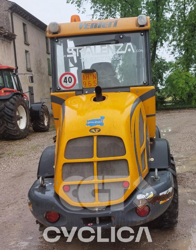 Wheel loaders  2.63 25057 - 6