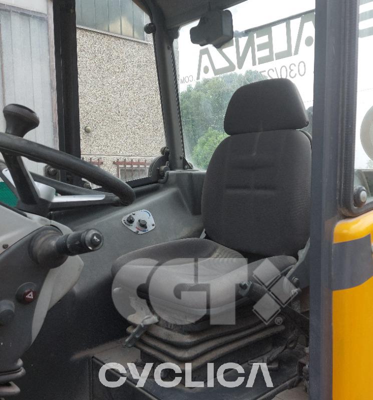 Wheel loaders  2.63 25057 - 9