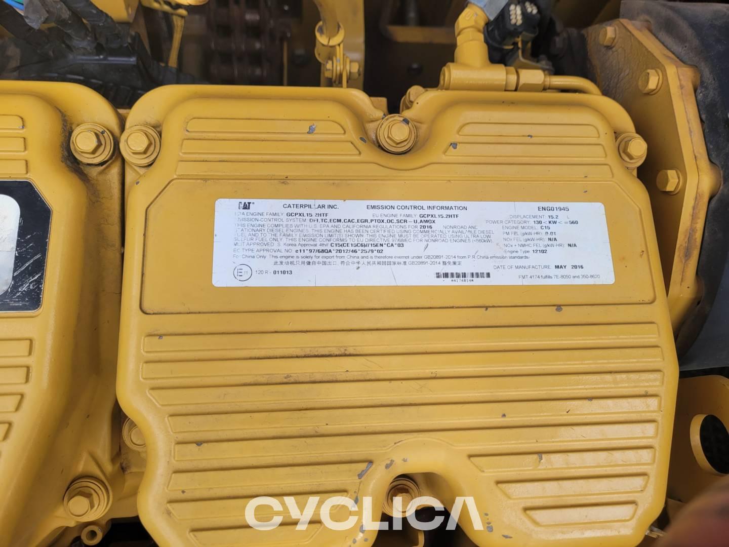 Escavadora de rastos  374FL DNM10005 - 9