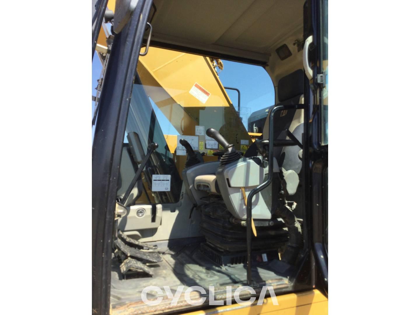 Crawler excavators  335FLCR SGJ20018 - 26