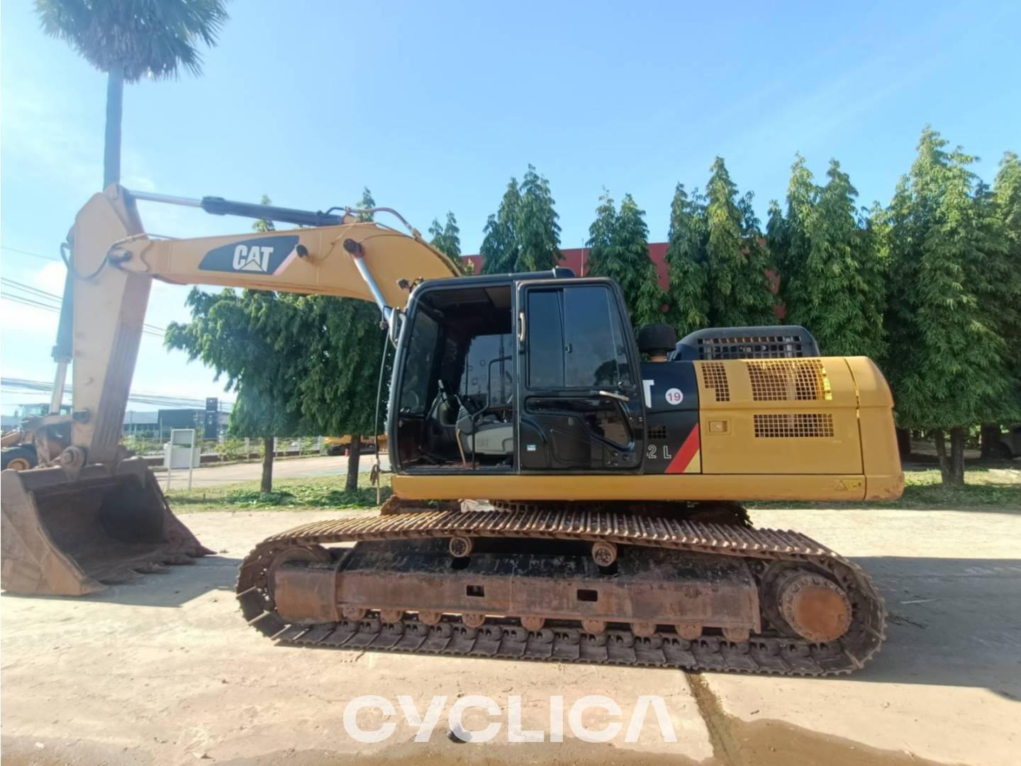 Escavadora de rastos  330D2L SZK11378 - 4