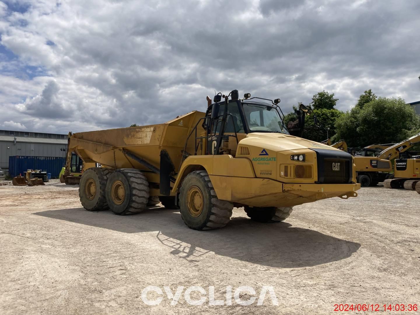 Dumpers e caminhões articulados  730C TFF01331 - 2