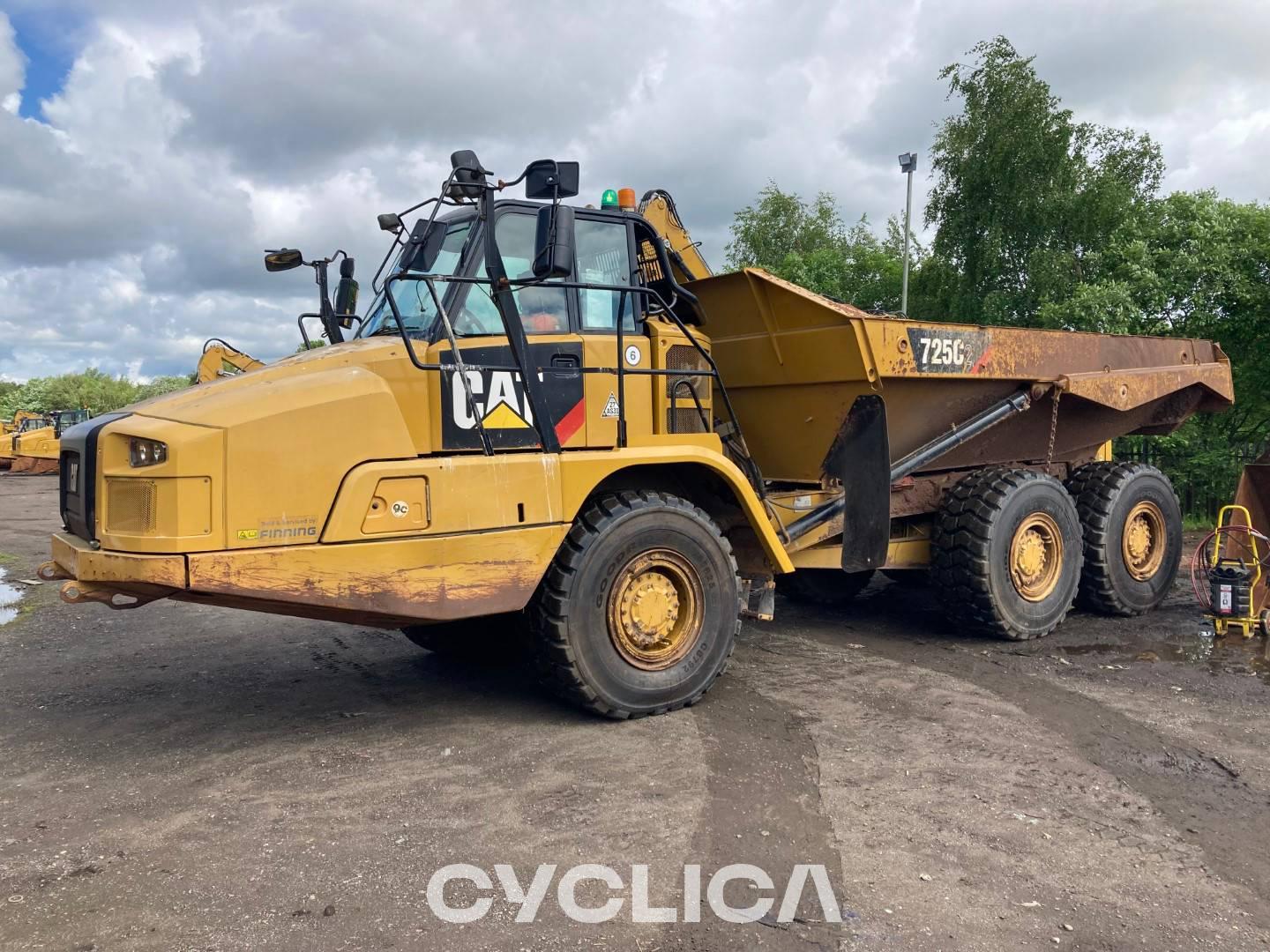 Dumpers and articulated trucks  725C2 2T300409 - 1