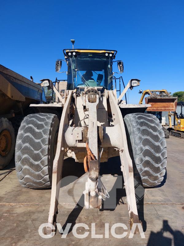 Wheel loaders  972M LSJ01932 - 3