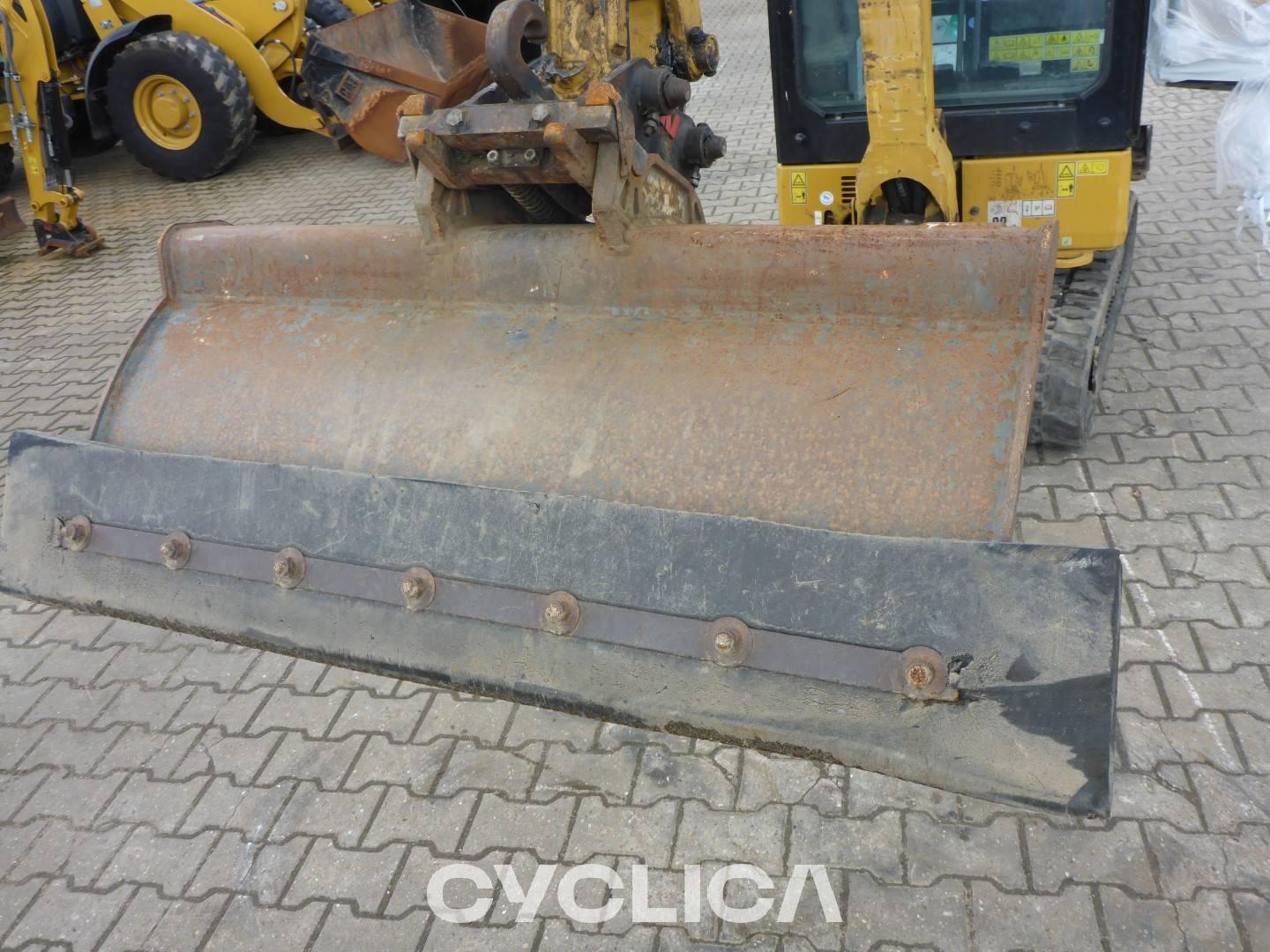 Crawler excavators  301.8-05 H8X05756 - 21