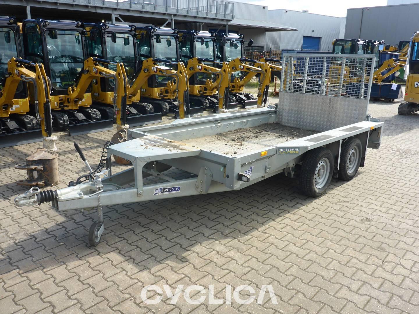 Друга користена градежна опрема  IFOR WILLIAMS GX105 SCKD00000N0808352 - 1