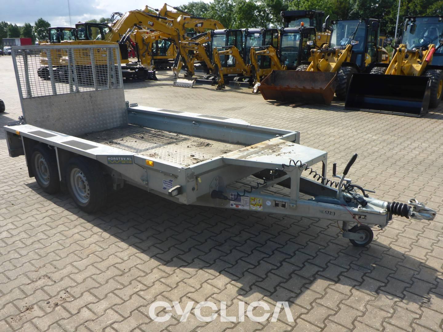 Друга користена градежна опрема  IFOR WILLIAMS GX105 SCKD00000N0808352 - 2