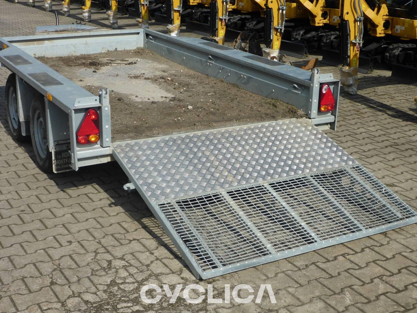 Друга користена градежна опрема  IFOR WILLIAMS GX105 SCKD00000N0808352 - 13