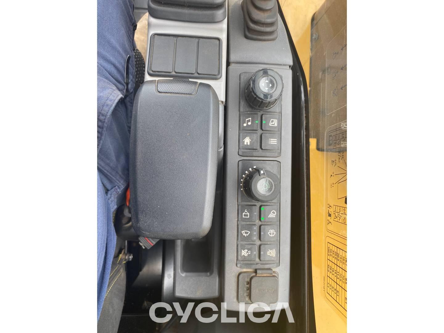 Escavadora de rastos  306 6G609947 - 25