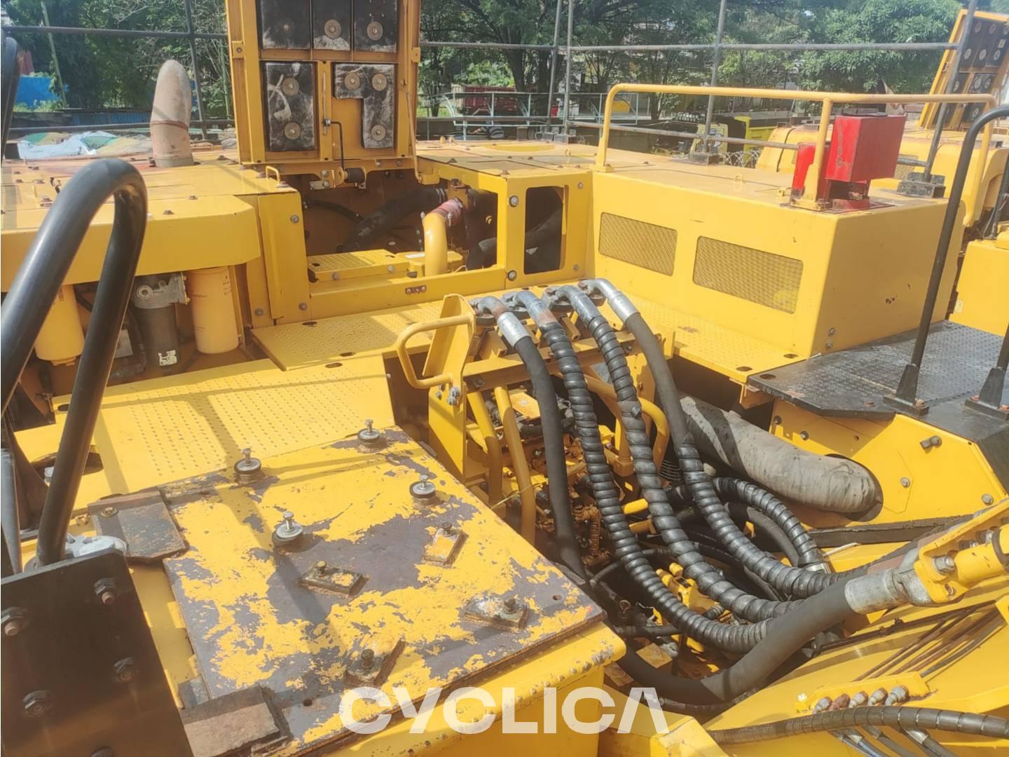 Escavadora de rastos  374F MFL10023 - 16