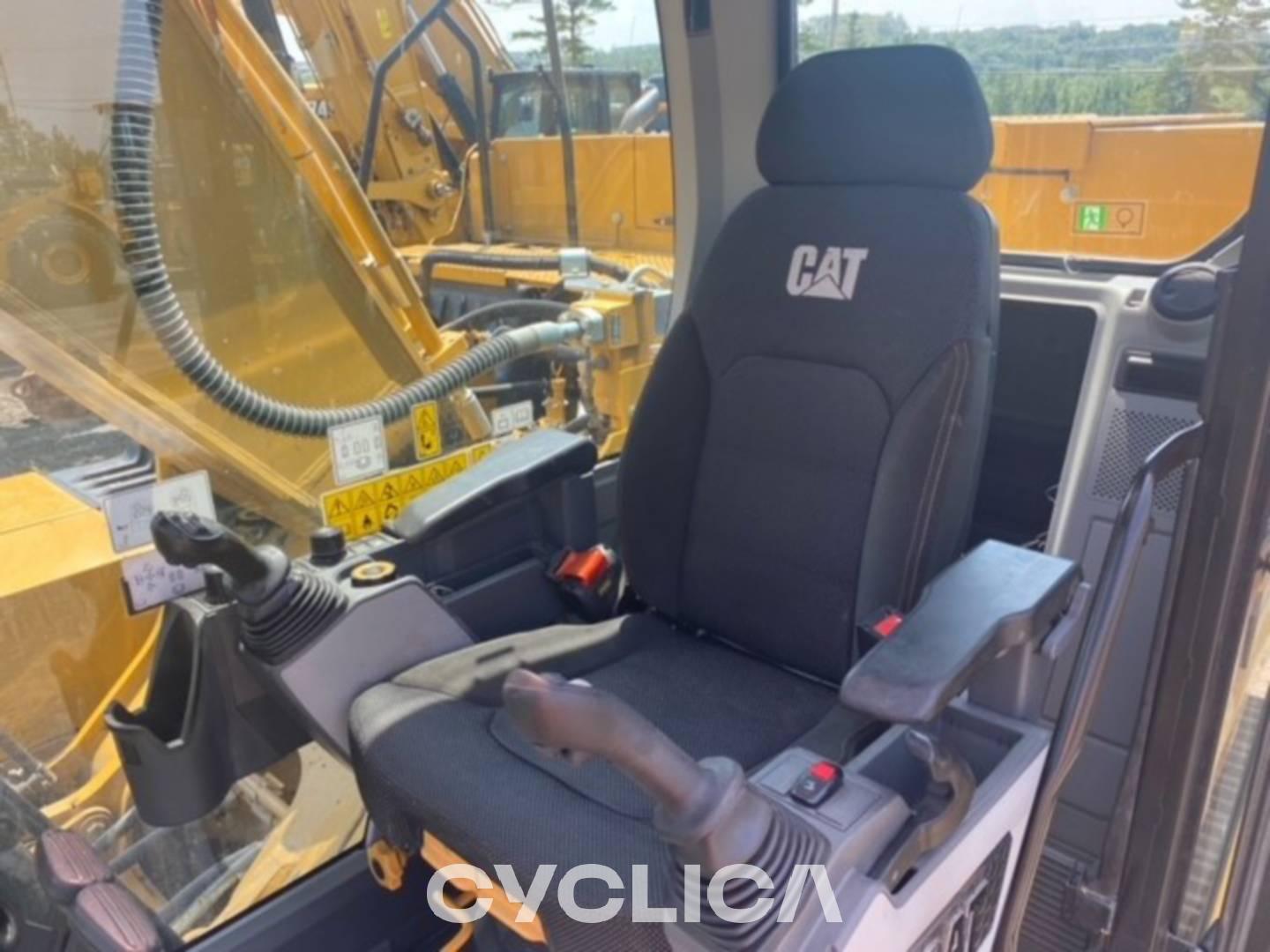 Crawler excavators  330-07 WCH20398 - 25