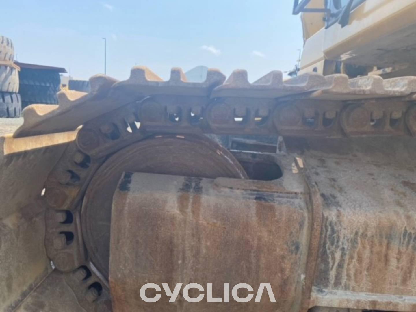 Crawler excavators  330-07 WCH20398 - 24