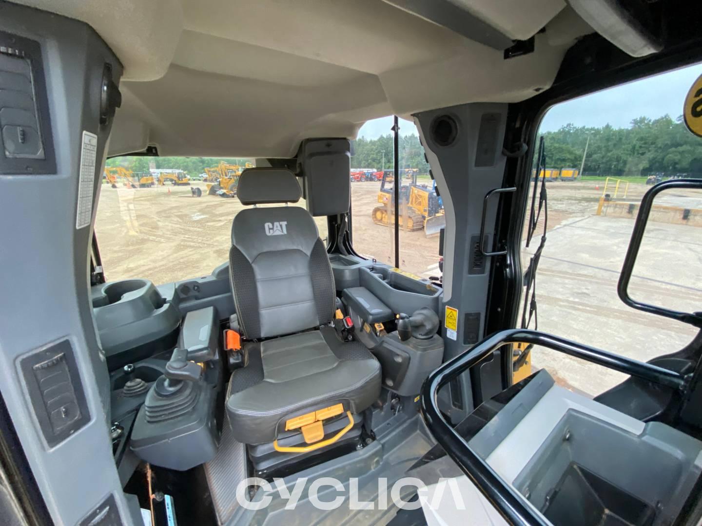 Bulldozers et tracteurs à chenilles  D517VP Z6A01864 - 21