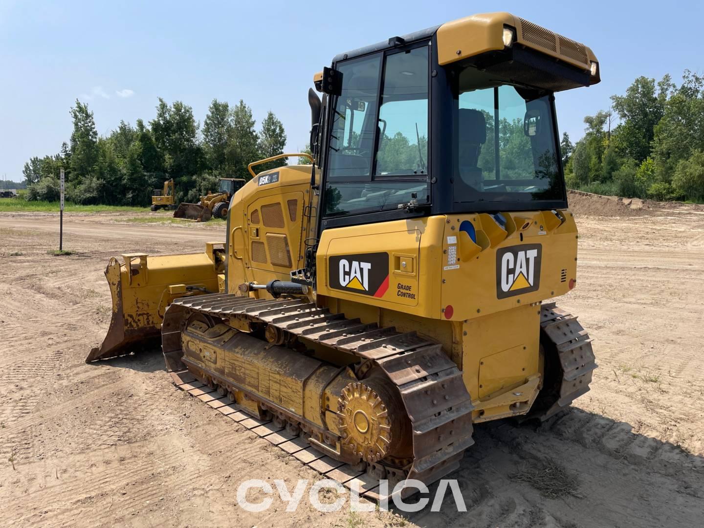 Bulldozers and crawler tractors  D5K2XL KW202847 - 5