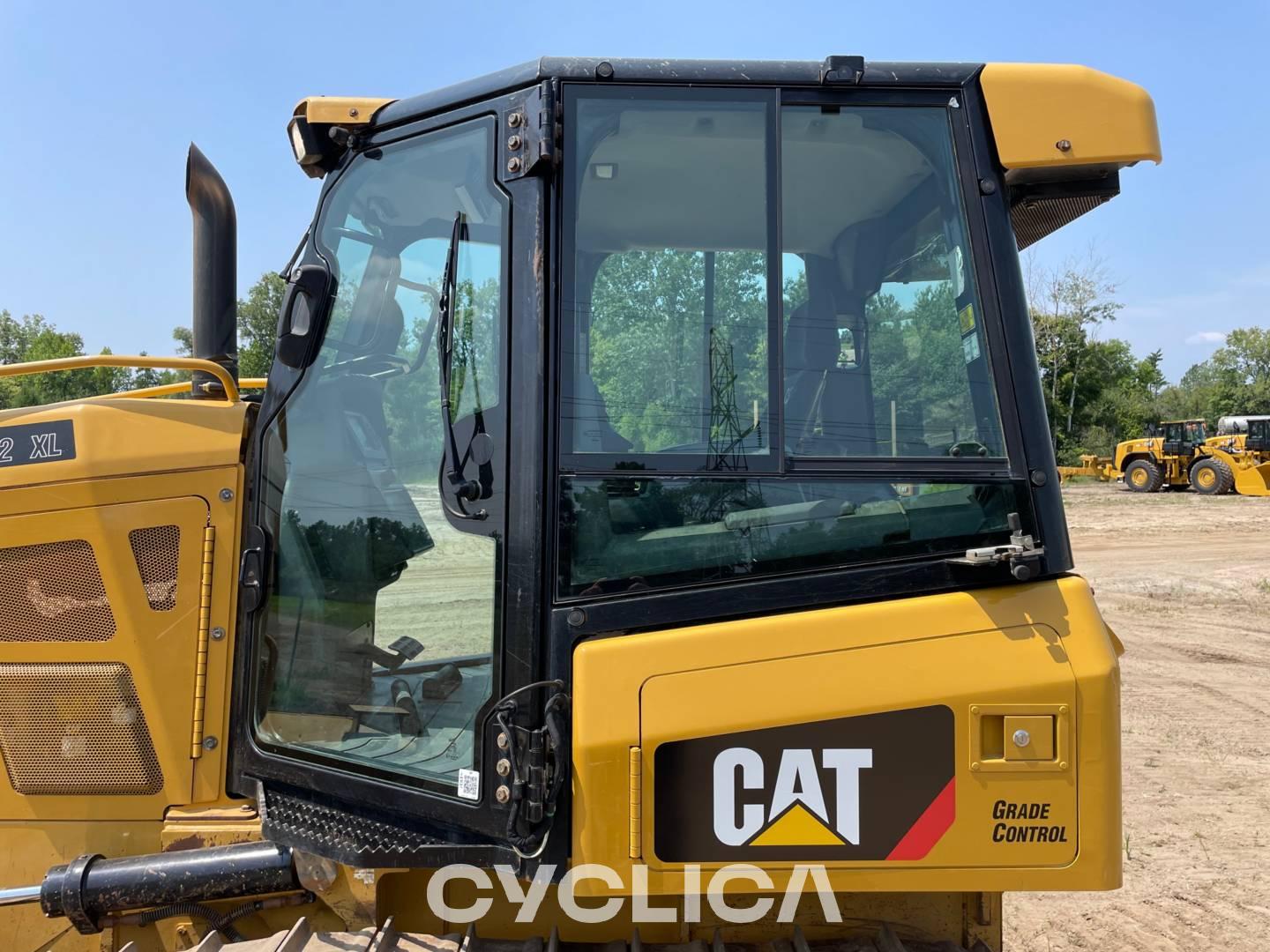 Bulldozers et tracteurs à chenilles  D5K2XL KW202847 - 25