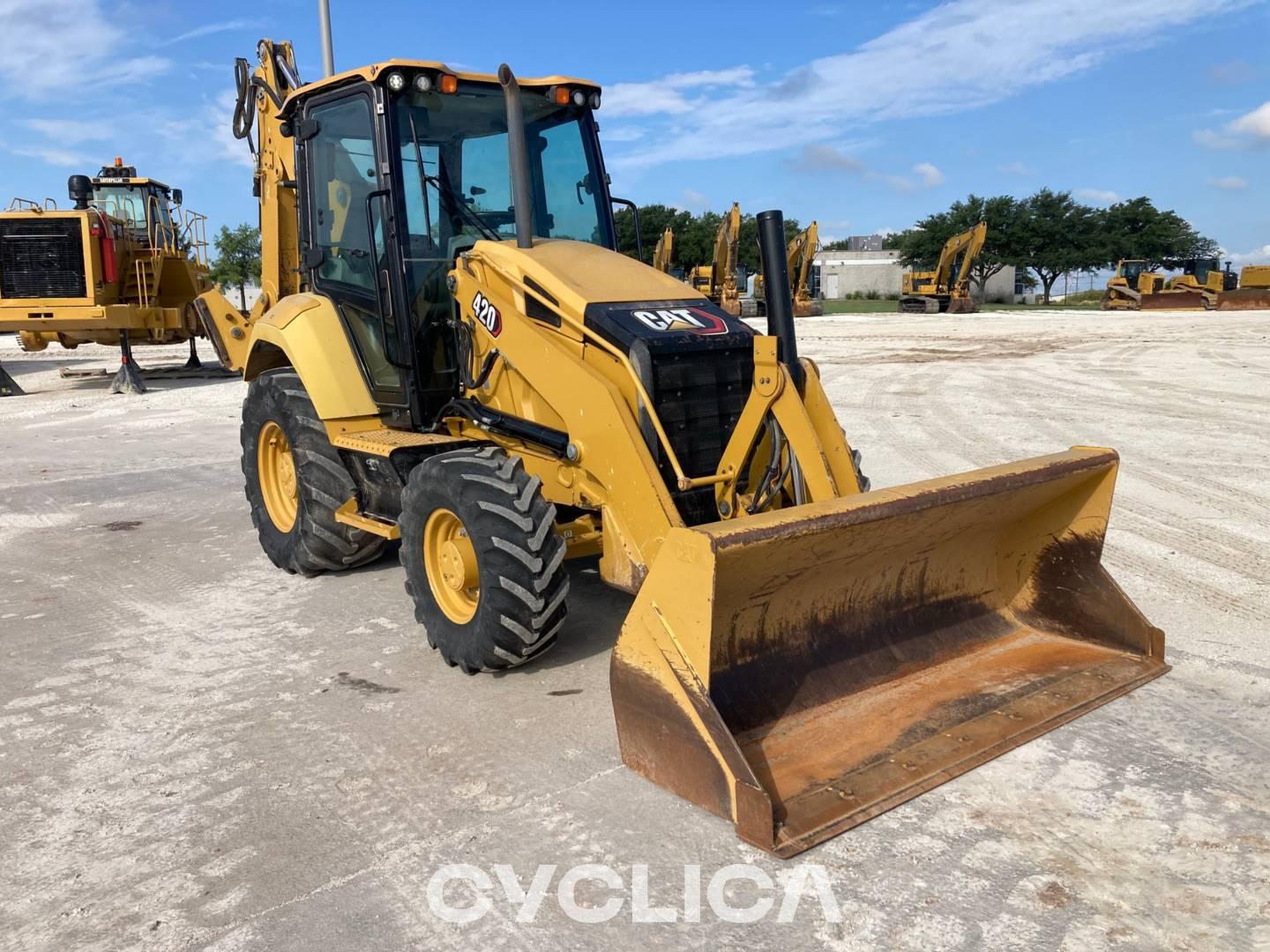 Backhoe loaders  420-07 H8T00667 - 3