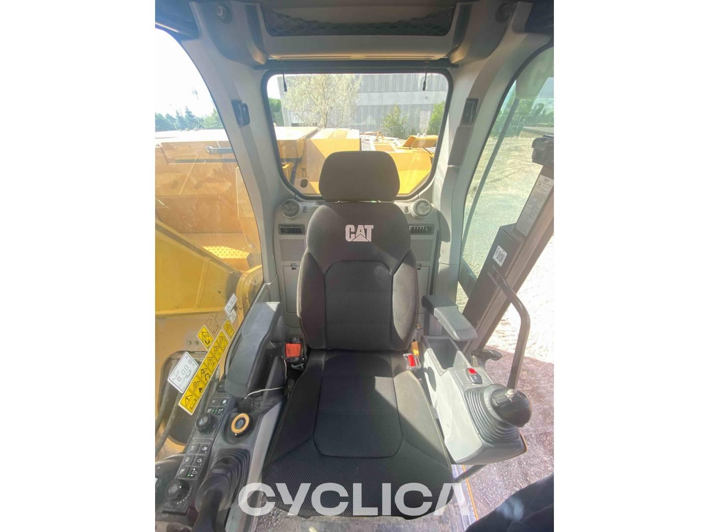 Crawler excavators  325 TEL30622 - 16