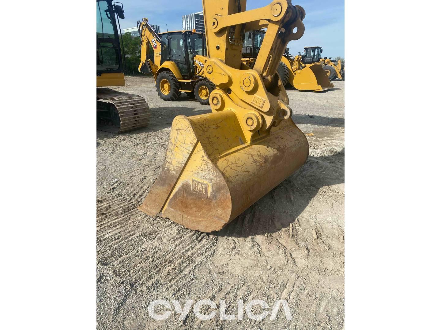 Crawler excavators  325 TEL30622 - 27