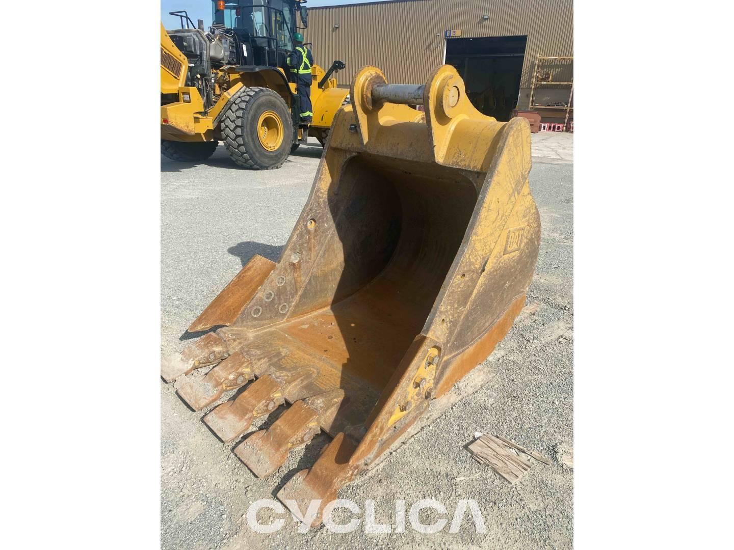 Crawler excavators  325 TEL30622 - 28