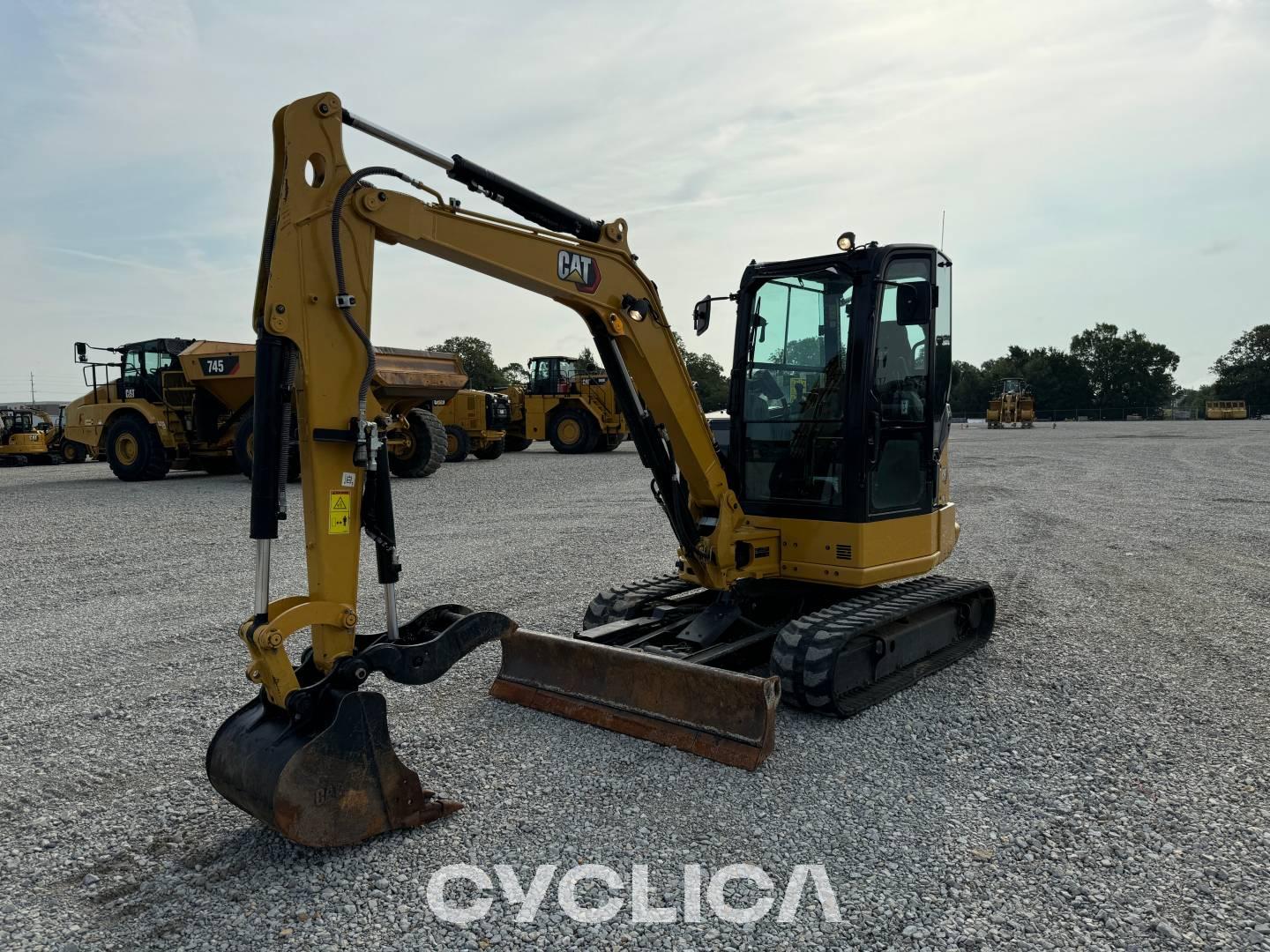 Crawler excavators  30407 AN400370 - 1