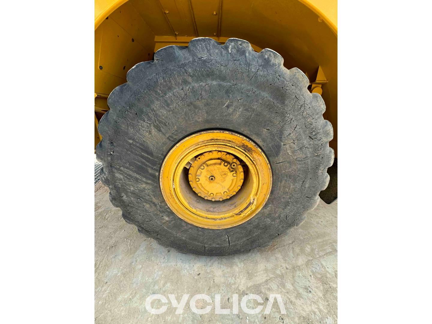 Dumpers e caminhões articulados  745-04 3T603233 - 18