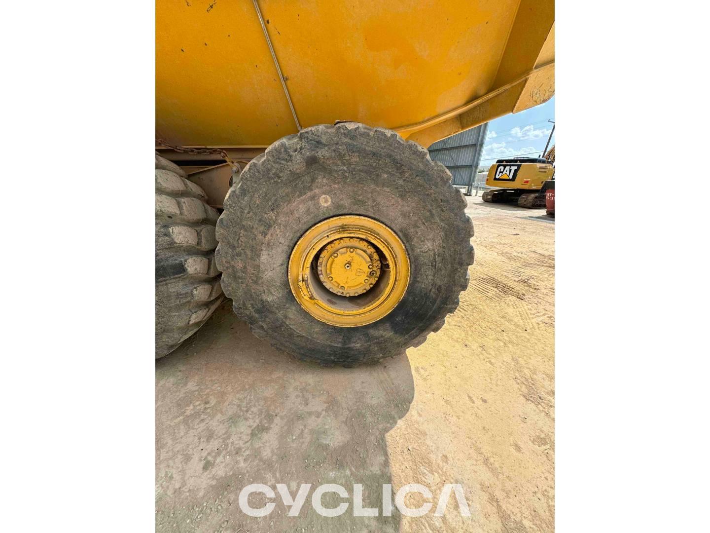 Dumpers y camiones articulados  745-04 3T603233 - 23