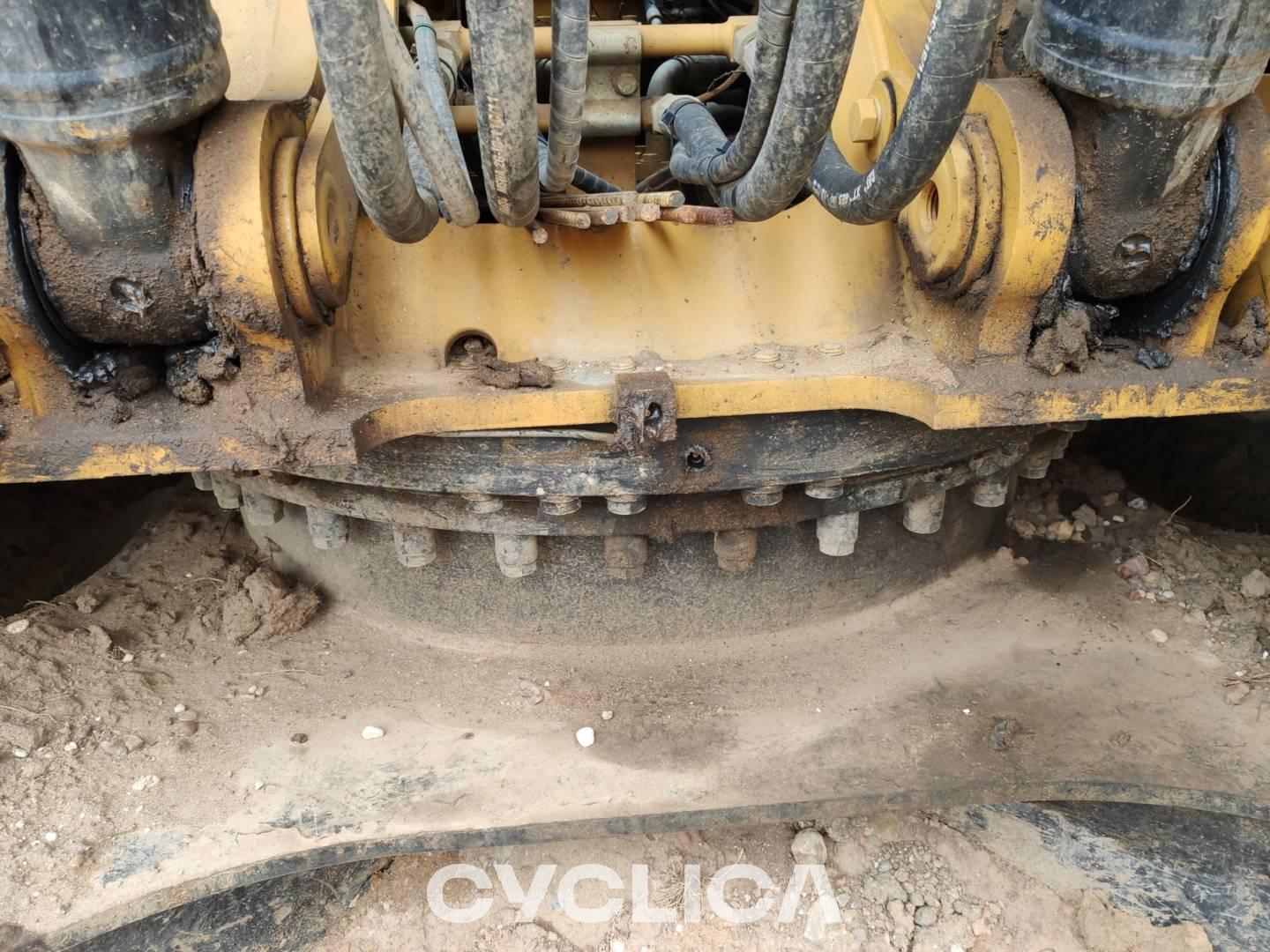 Crawler excavators  320-07 HEX00844 - 10