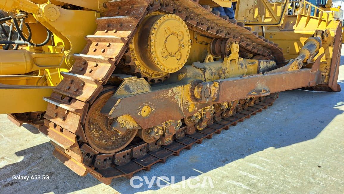 Bulldozers and crawler tractors  D8R DWJ00323 - 6