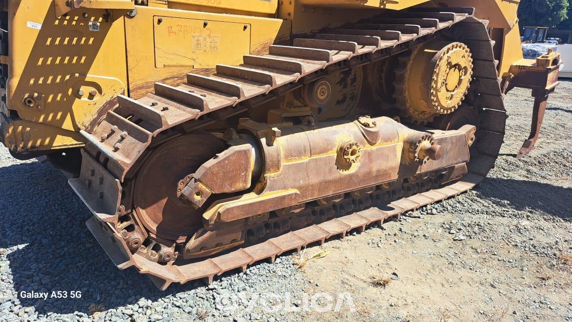 Bulldozers and crawler tractors  D7R R7B00302 - 6