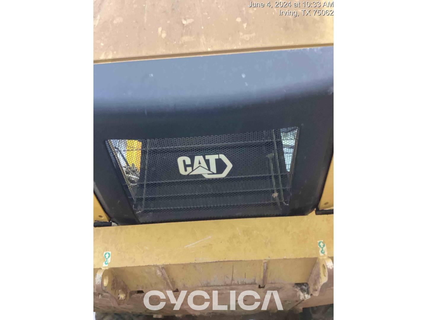 Dumpers e caminhões articulados  745 3T603188 - 16