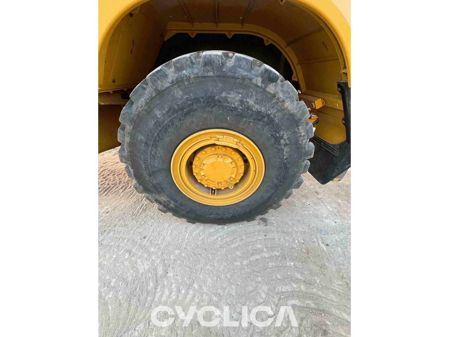 Dumpers e caminhões articulados  730 3T302150 - 17