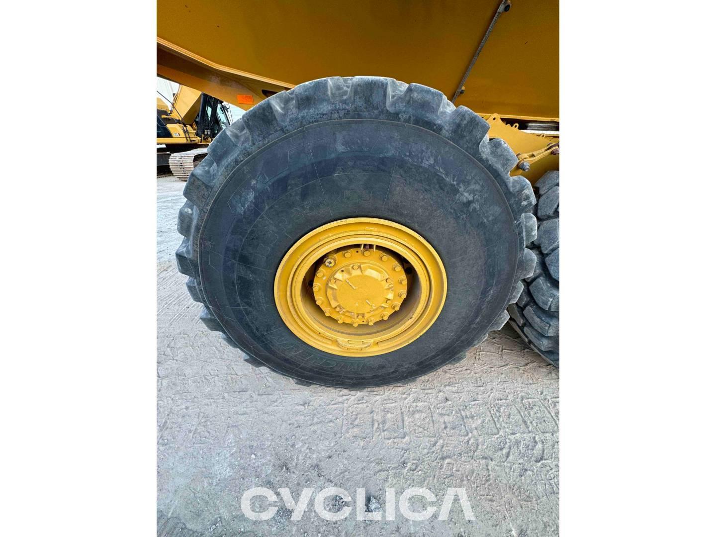 Dumpers e caminhões articulados  730 3T302150 - 26