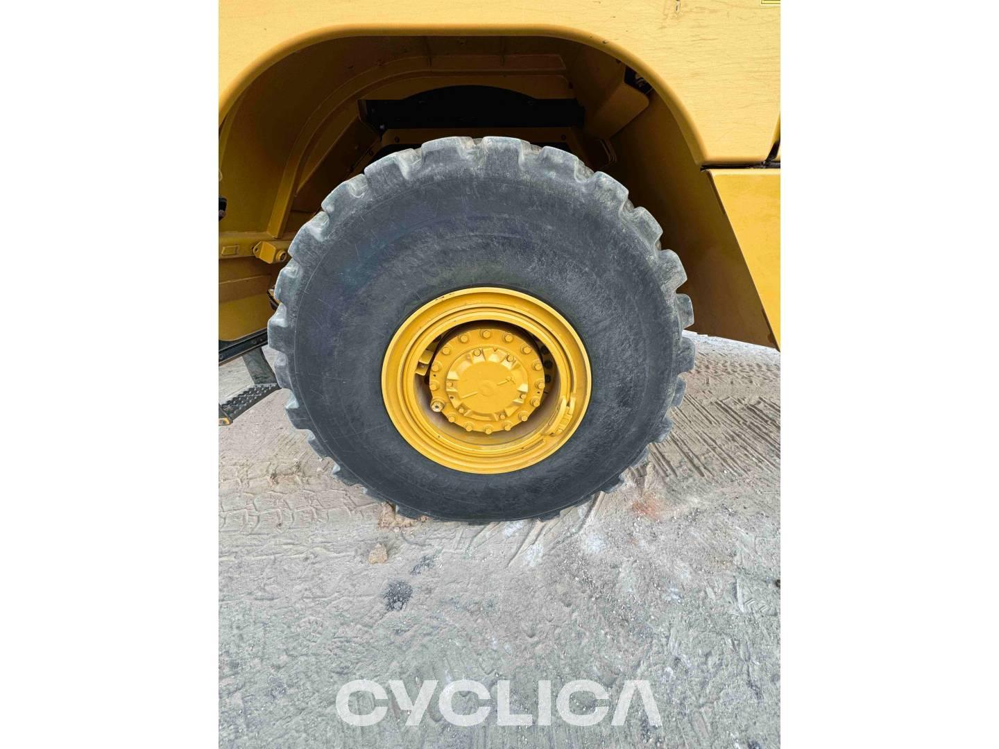 Dumpers y camiones articulados  730 3T302150 - 28