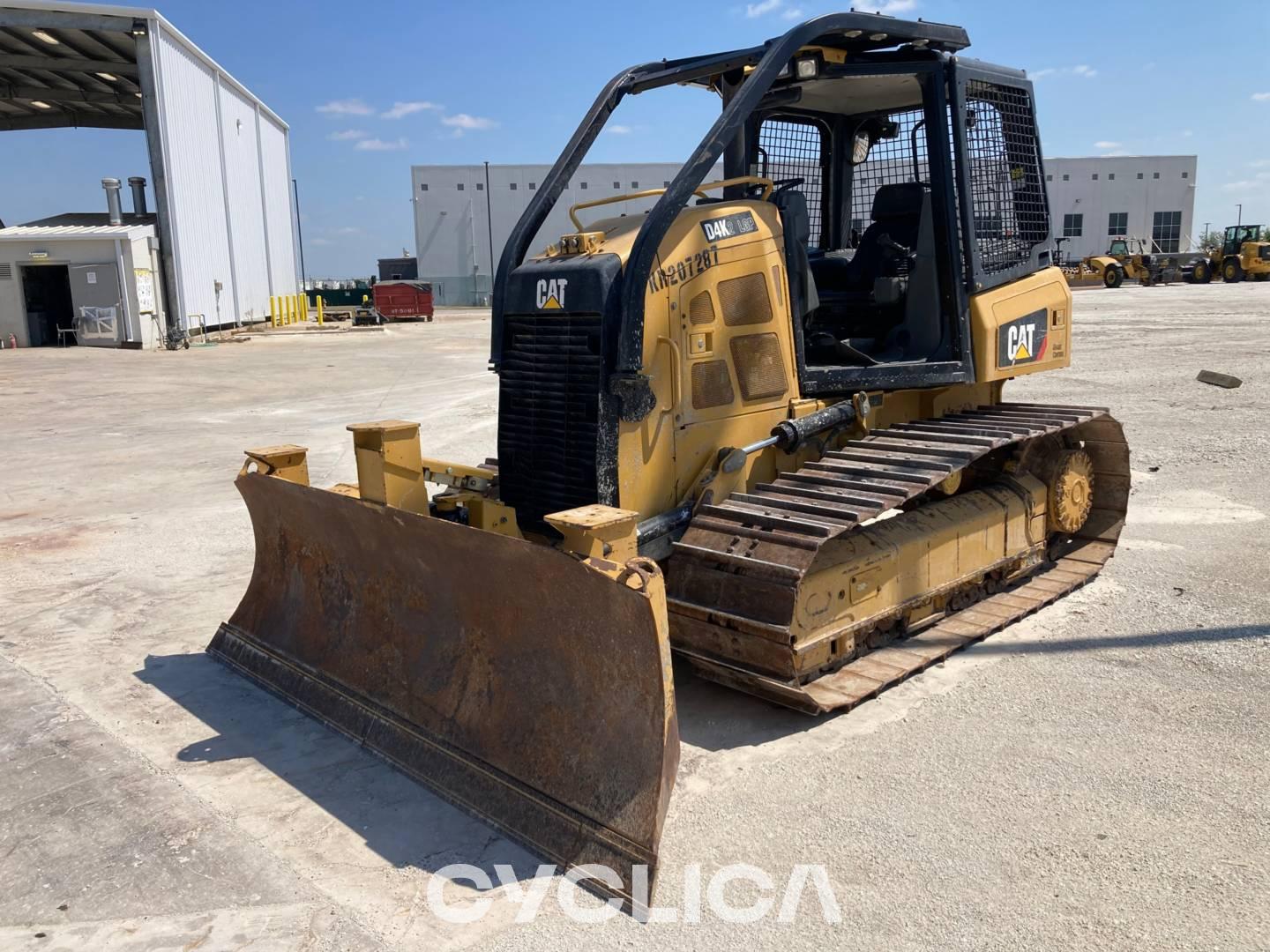 Bulldozers et tracteurs à chenilles  D4K2LGP KR207287 - 1