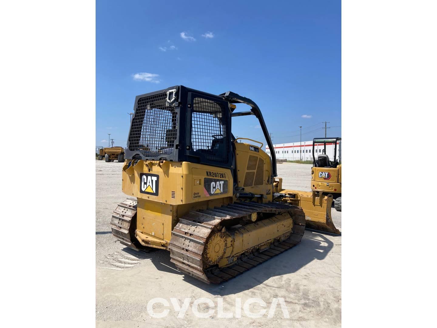 Bulldozers et tracteurs à chenilles  D4K2LGP KR207287 - 4