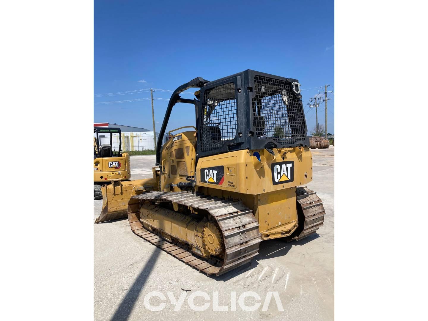 Bulldozers et tracteurs à chenilles  D4K2LGP KR207287 - 5