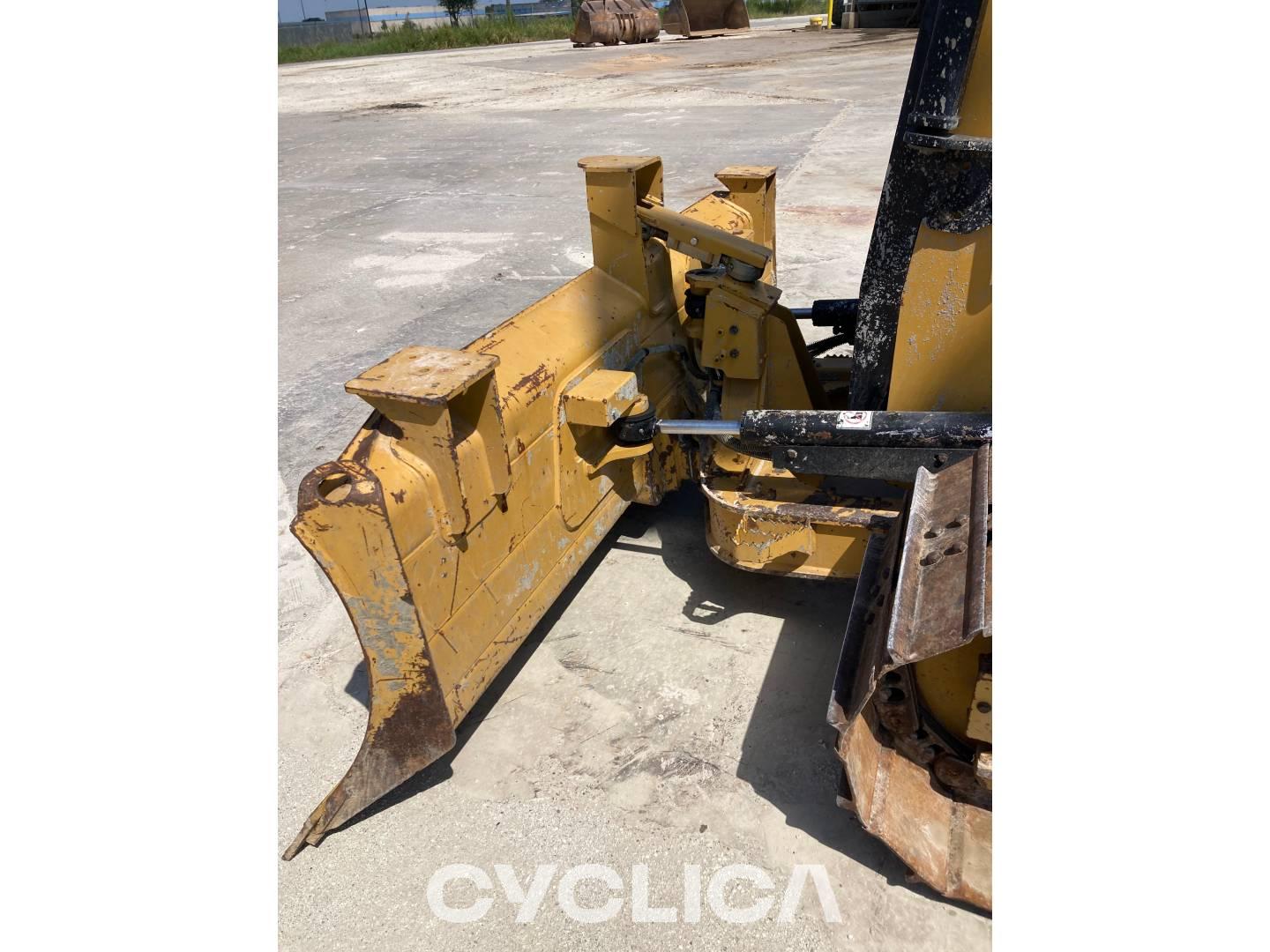 Bulldozers and crawler tractors  D4K2LGP KR207287 - 16