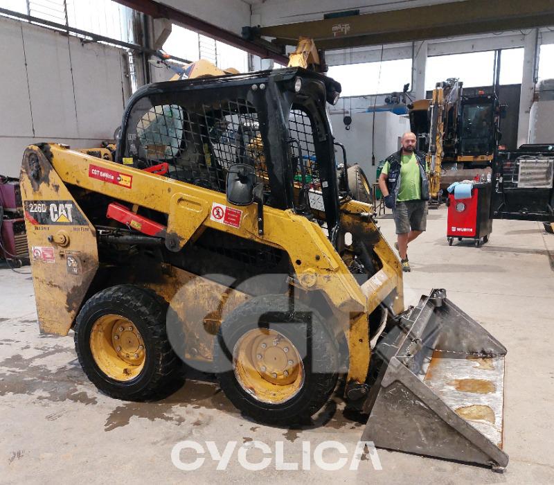 Skid steers  226D HRD02624 - 1