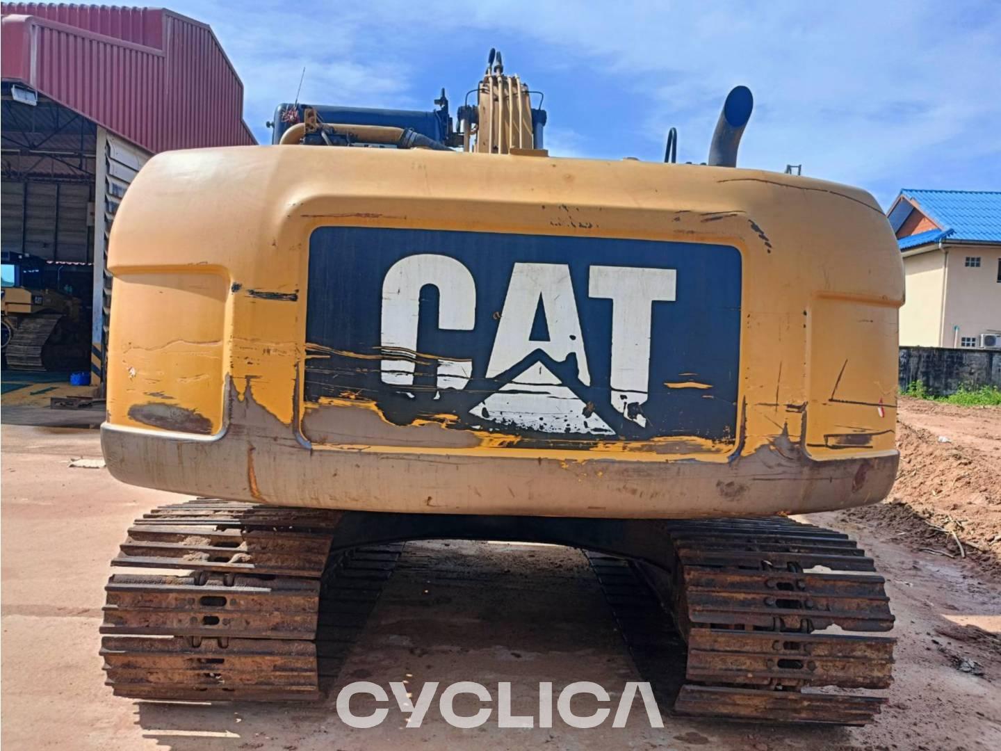 Crawler excavators  320D2 LCA00691 - 3