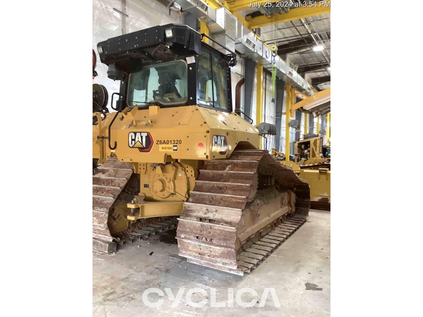 Bulldozers and crawler tractors  D5-17VP  Z6A01320 - 4