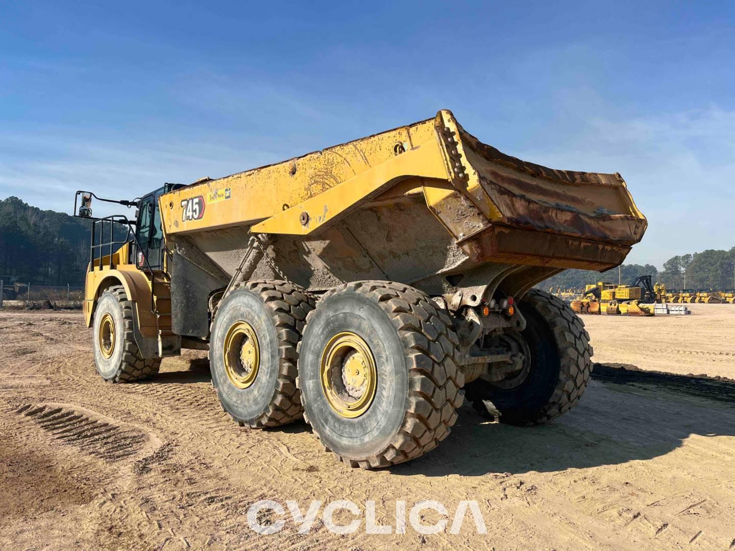 Dumpers e caminhões articulados  745 3T602744 - 5