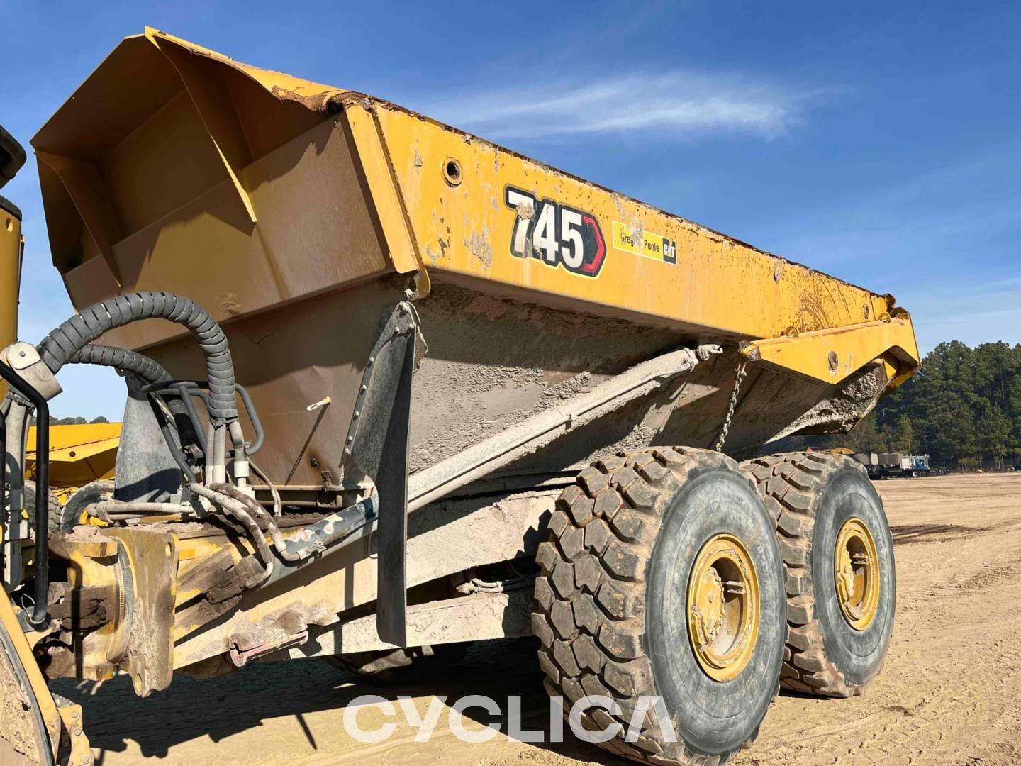 Dumpers y camiones articulados  745 3T602744 - 24