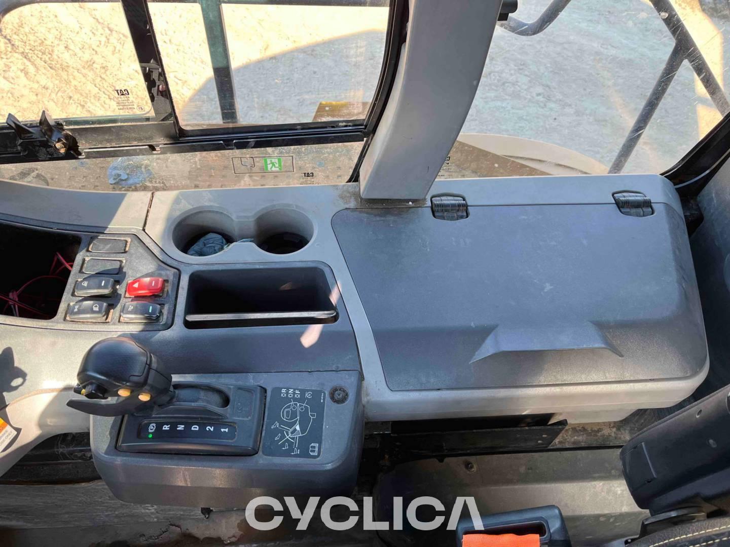 Dumpers e caminhões articulados  745 3T602744 - 29